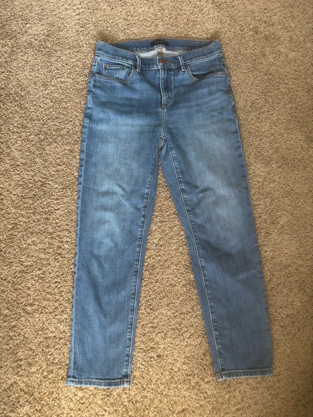 Ann Taylor Women’s Skinny Jeans in Medium Blue Wash